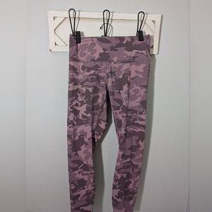 Lululemon Wunder Under High Rise Tights Pink Camo sz 8 *missing pull tag*